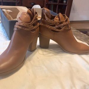 BNIB FRYE BOOTIES